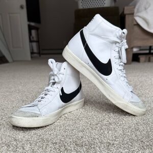 Nike Blazers Mid